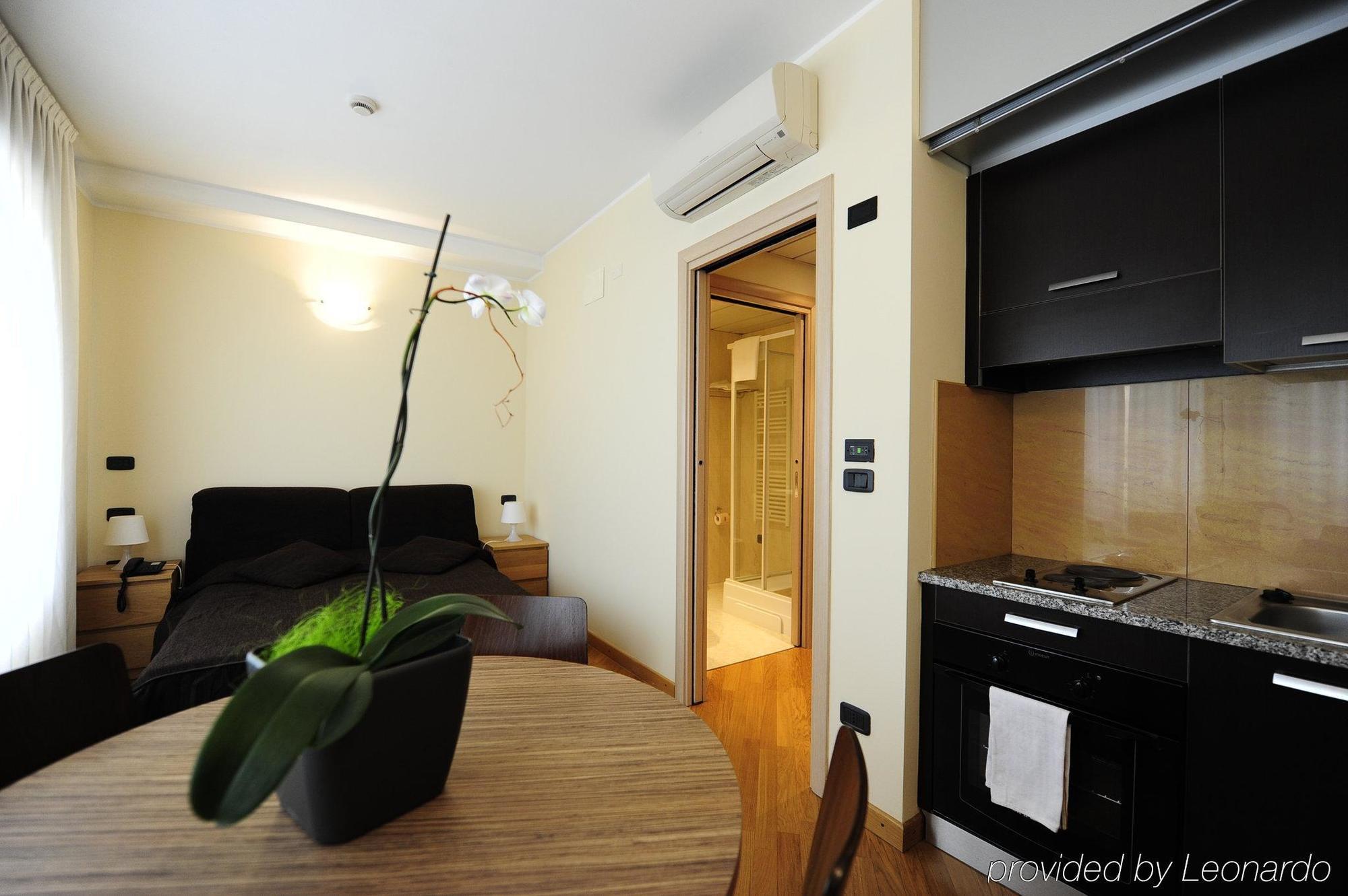 Corvetto Residence Porto Di Mare Милано Стая снимка