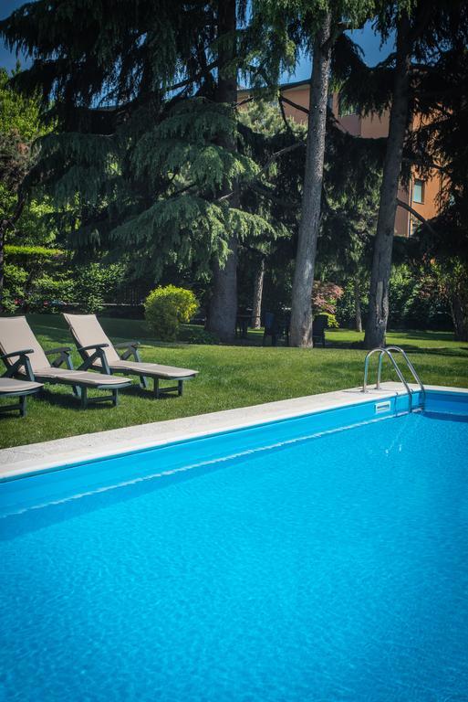 Corvetto Residence Porto Di Mare Милано Екстериор снимка
